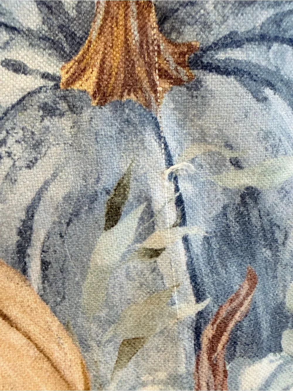 N/A decorative throw